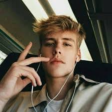 Dolly de Leon avatar